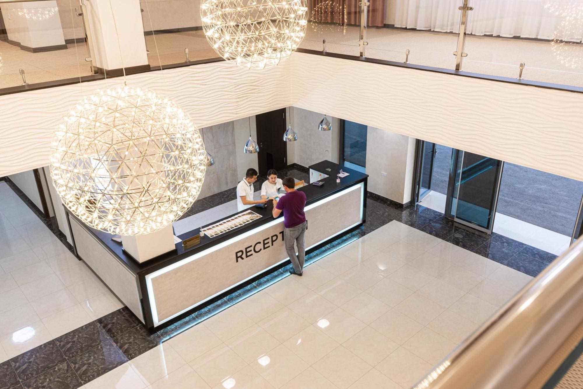 Grand Fergana Hotel Esterno foto