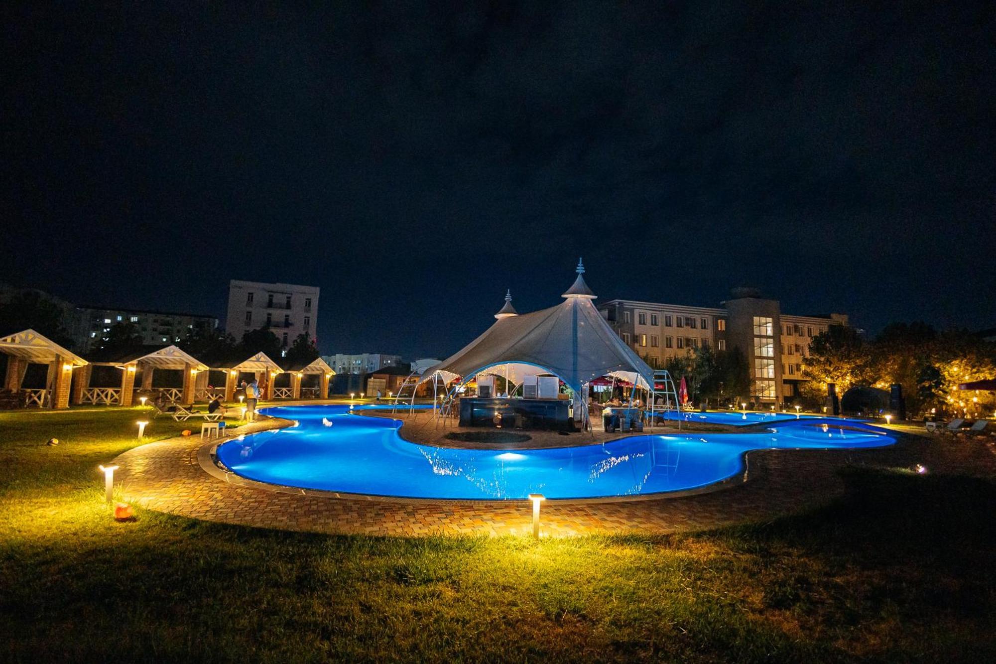 Grand Fergana Hotel Esterno foto